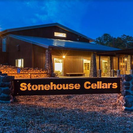 Bed And Barrel At Stonehouse Cellars Bed & Breakfast Clearlake Oaks Exterior photo