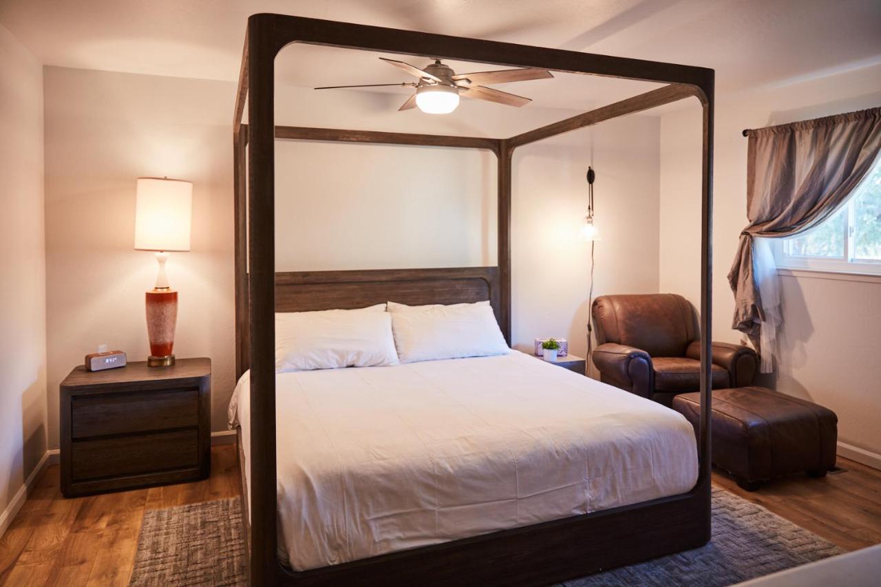 Bed And Barrel At Stonehouse Cellars Bed & Breakfast Clearlake Oaks Exterior photo