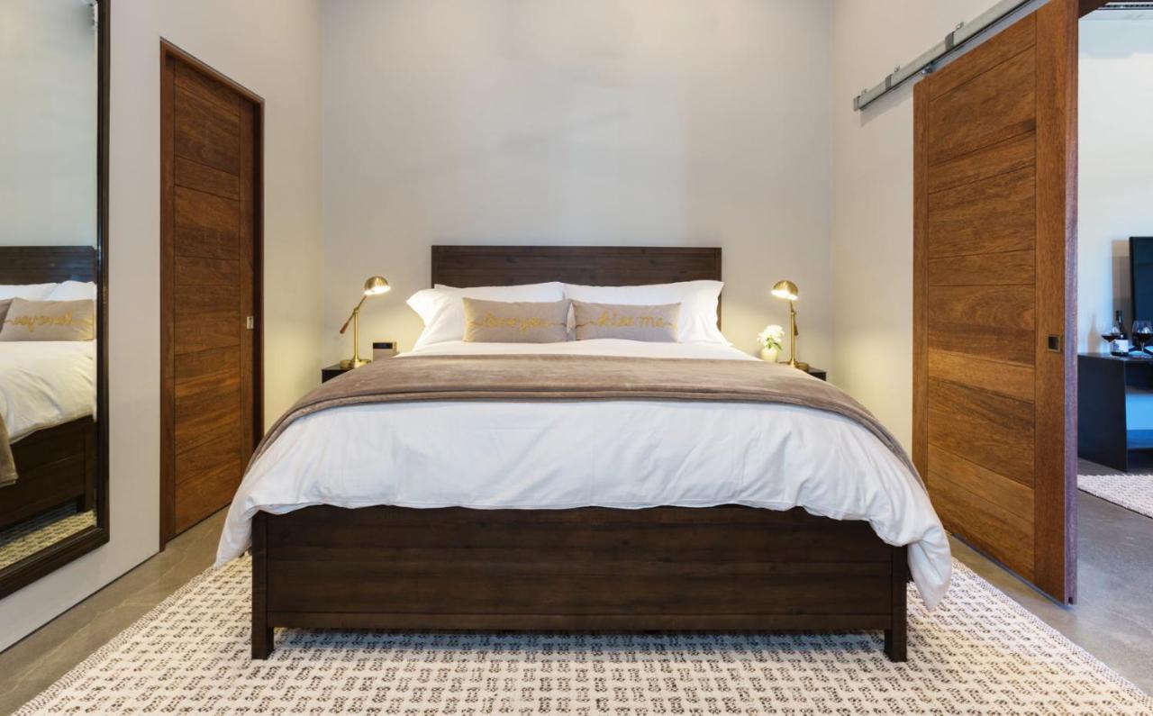 Bed And Barrel At Stonehouse Cellars Bed & Breakfast Clearlake Oaks Exterior photo